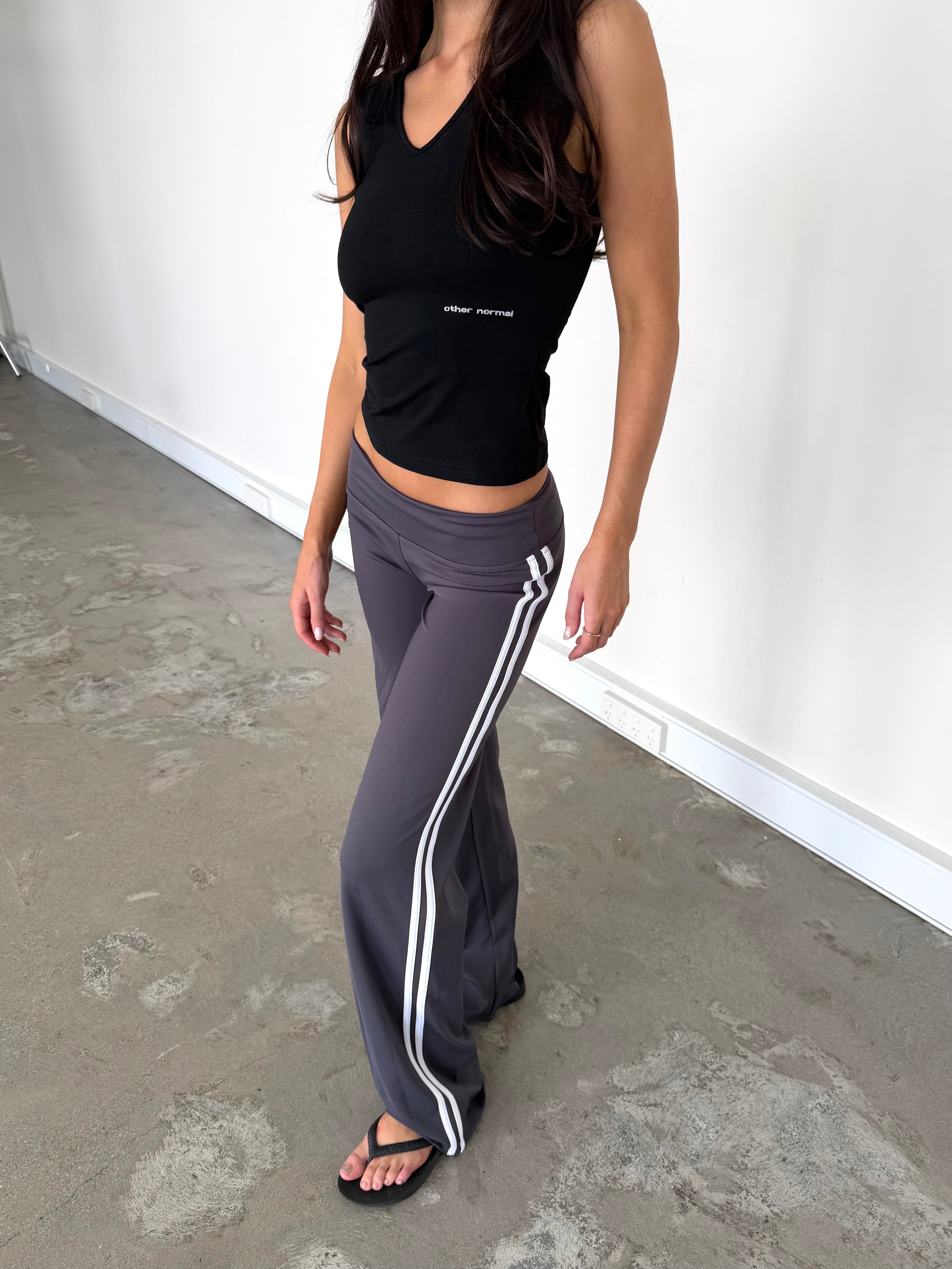 Signature Pant - Slate