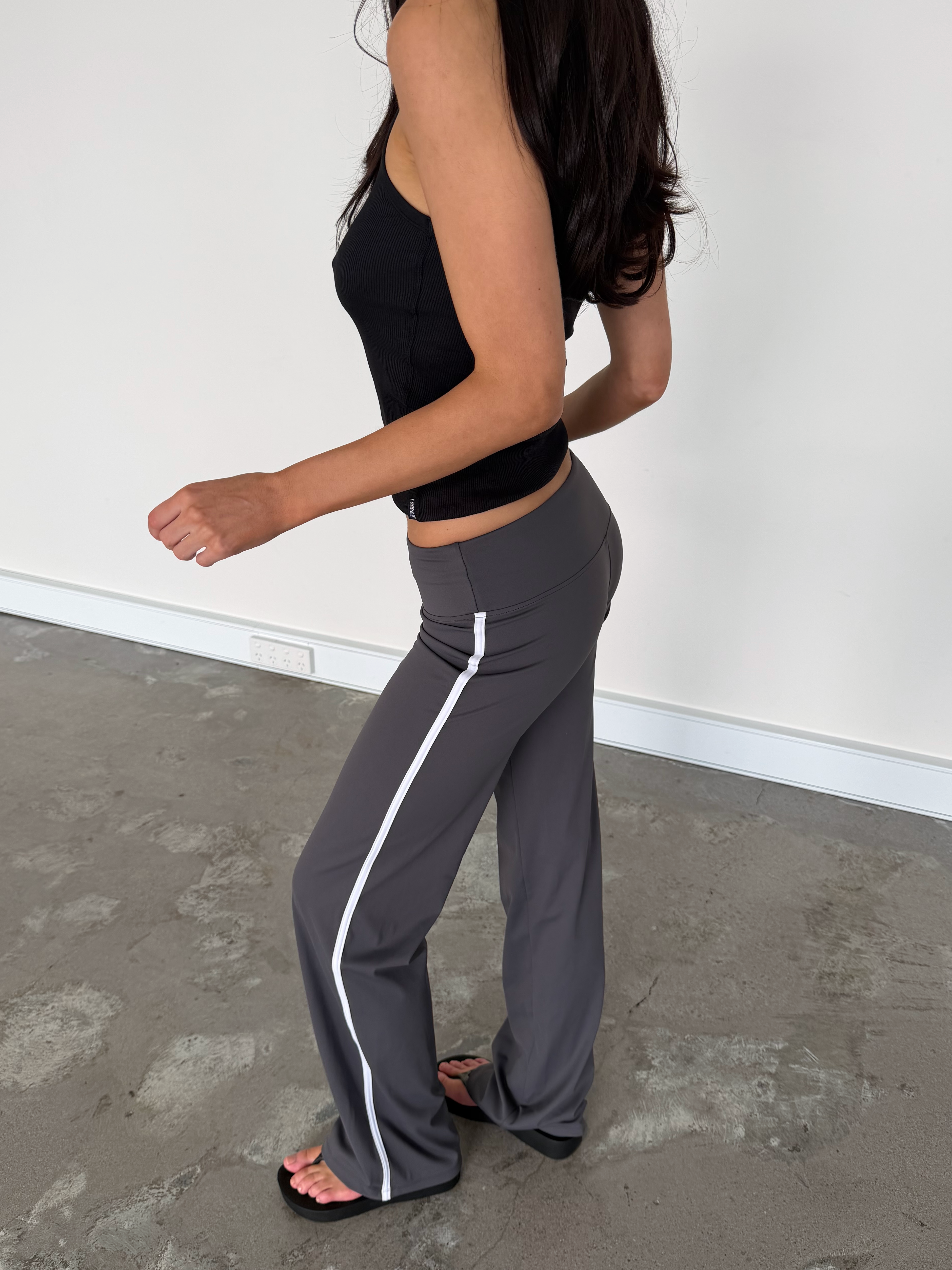 Signature Pant - Slate