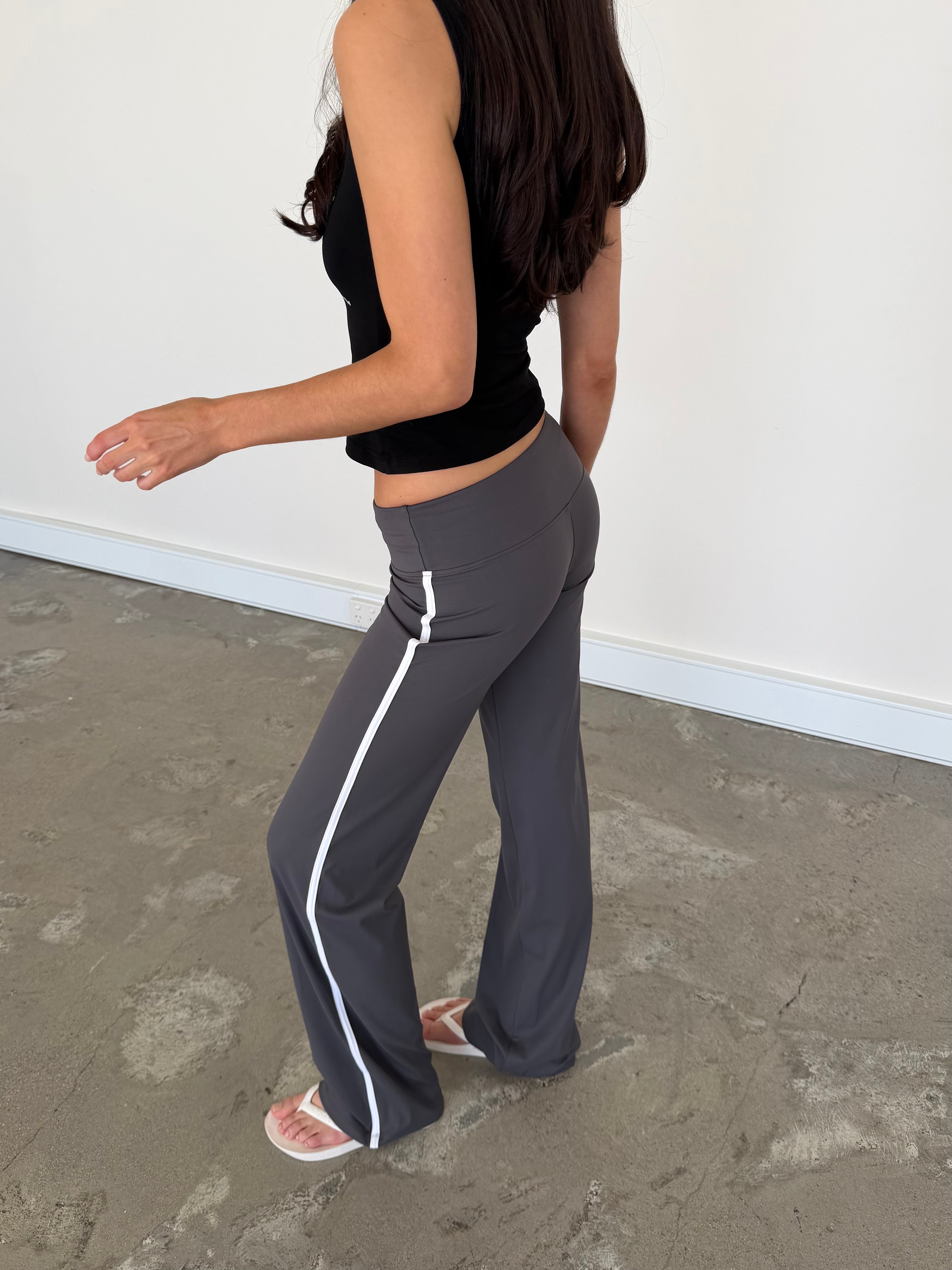 Signature Pant - Slate